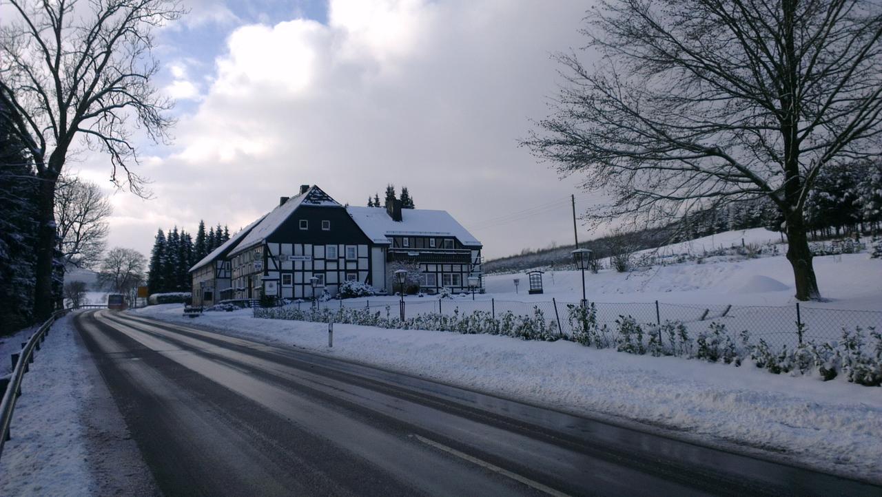 Hennetaler Hof Hotel Erflinghausen Buitenkant foto