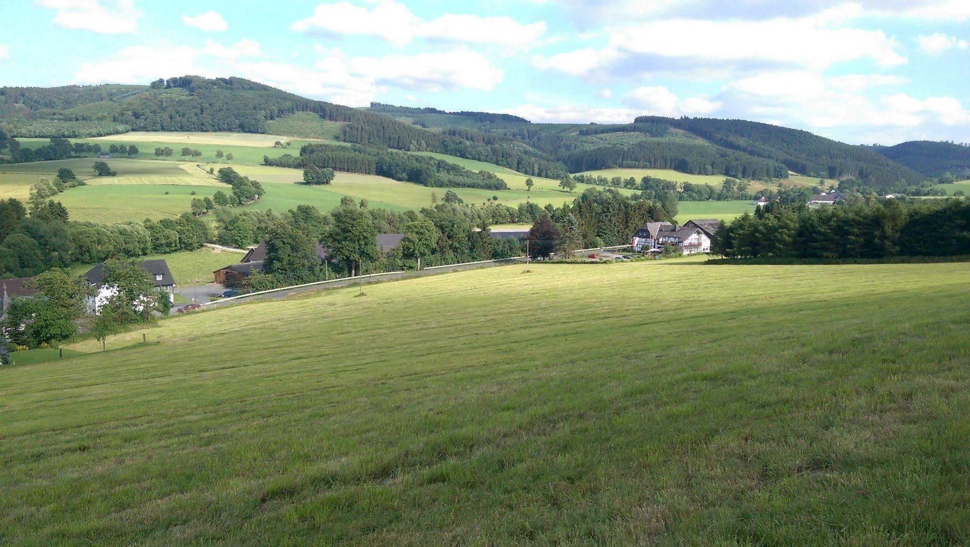 Hennetaler Hof Hotel Erflinghausen Buitenkant foto